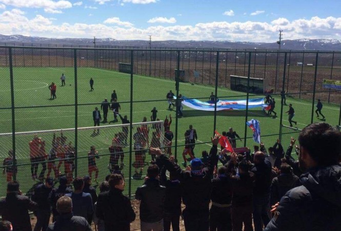 Kuruluş yılının ilk sezonunda sampiyon olan; Belediyemize bağlı köylerimizden Çatıksu Futbol kulübüne Baskanimizdan anlamlı tebrik....