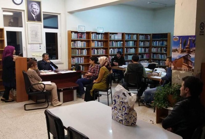 BELEDİYE BAŞKANIMIZ SAYIN HAŞİM ŞENTÜRK KAMU PERSONELİ SEÇME SINAVINA HAZIRLANAN MEMUR VE ÖĞRETMEN ADAYLARINI ZİYARET EDEREK BAŞARI TEMENNİSİNDE BULUNDU..